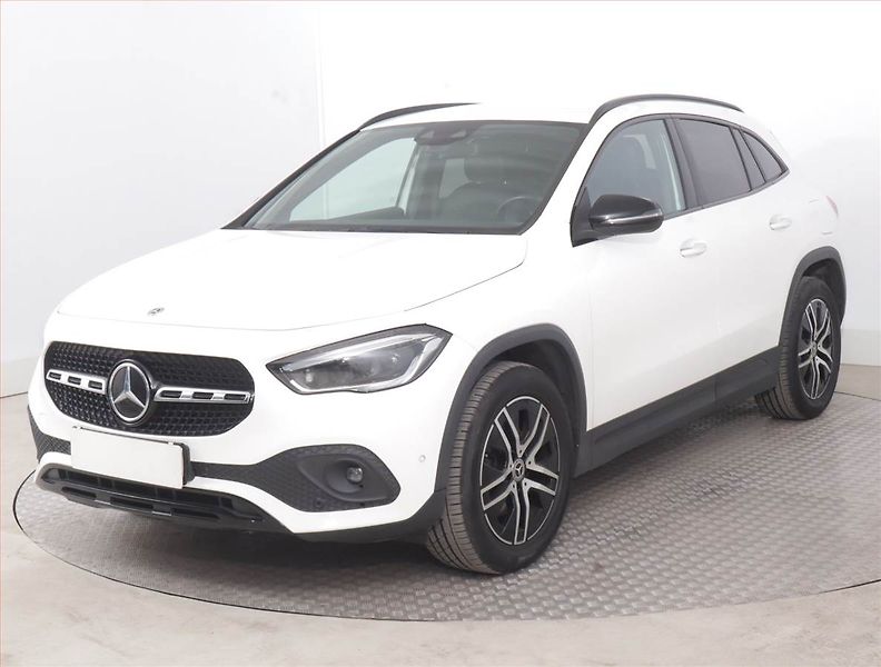 Mercedes-Benz GLA (2020) 200 d 4MATIC - fotka 2 z 22