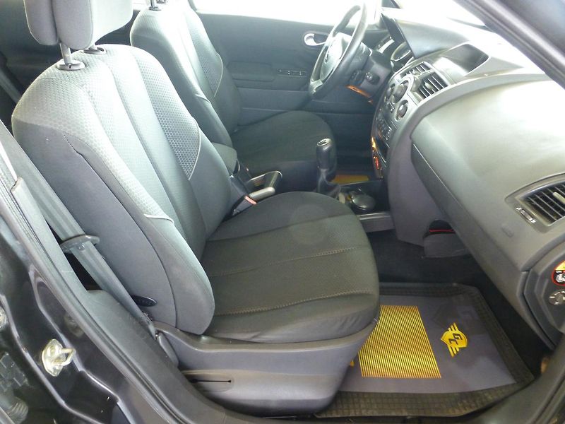 Renault Mégane (2004) 1,6-83KW*KLIMATIZACE**ALU KOLA - fotka 18 z 24