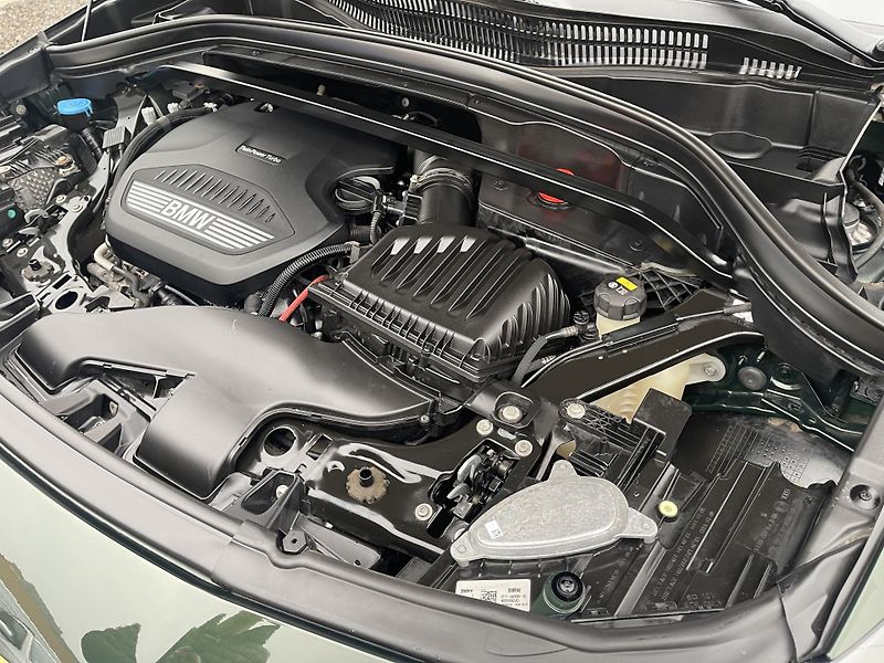 BMW X2 2.0xD M-paket-AT-KŮŽE-NAVI-ČR! - fotka 36 z 42