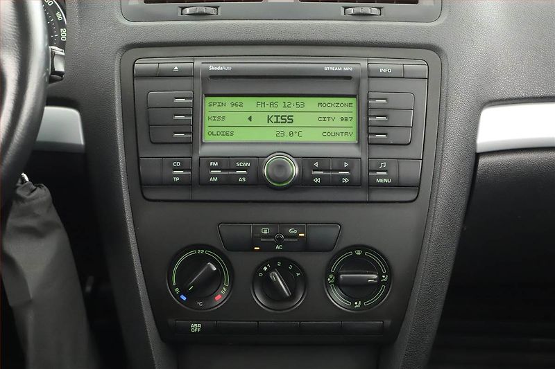 Škoda Octavia (2008) 1.9 TDI, po STK, zamluveno - fotka 9 z 11