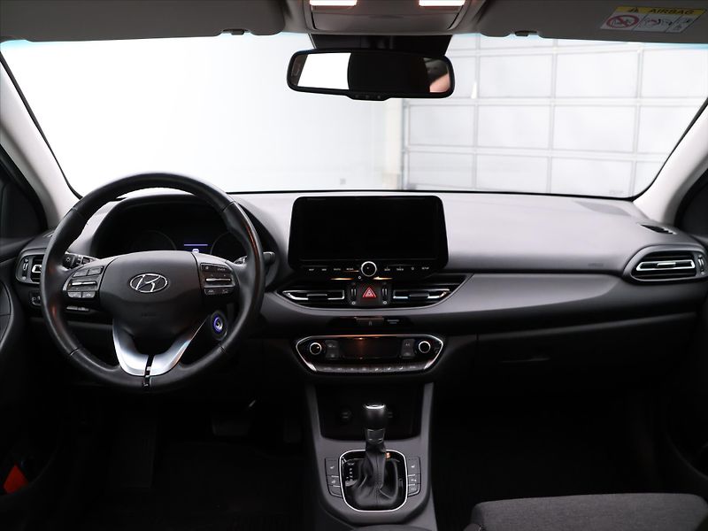Hyundai i30 1,6 CRDI CZ 1.Maj. DPH - fotka 20 z 27