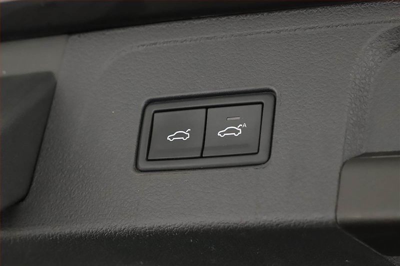 Volkswagen Passat (2021) 2.0 TDI, Automat, Kůže, Navi - fotka 13 z 20