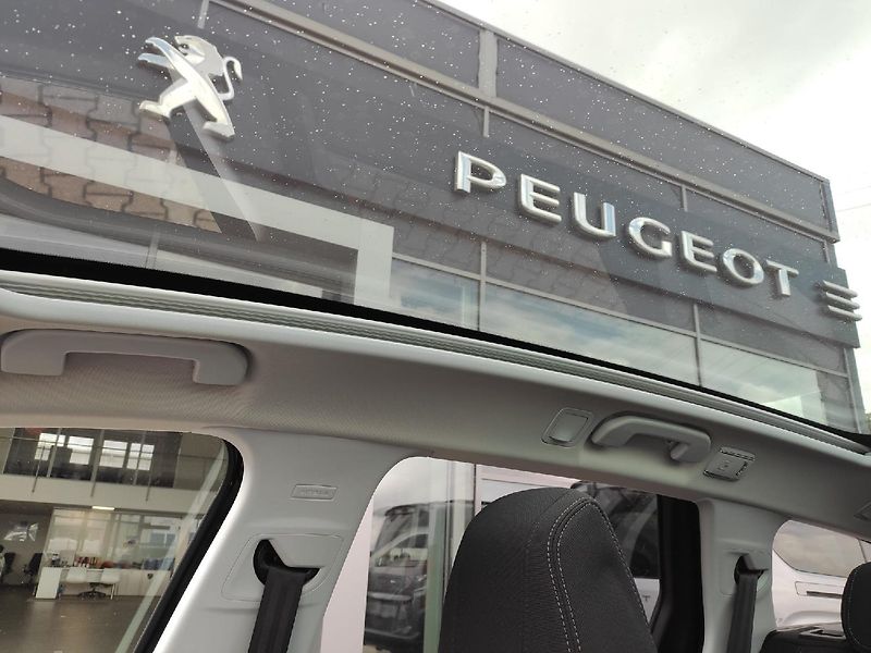 Peugeot 308 (2016) SW ALLURE 1.6 HDI AUT6 zimáky - fotka 15 z 27