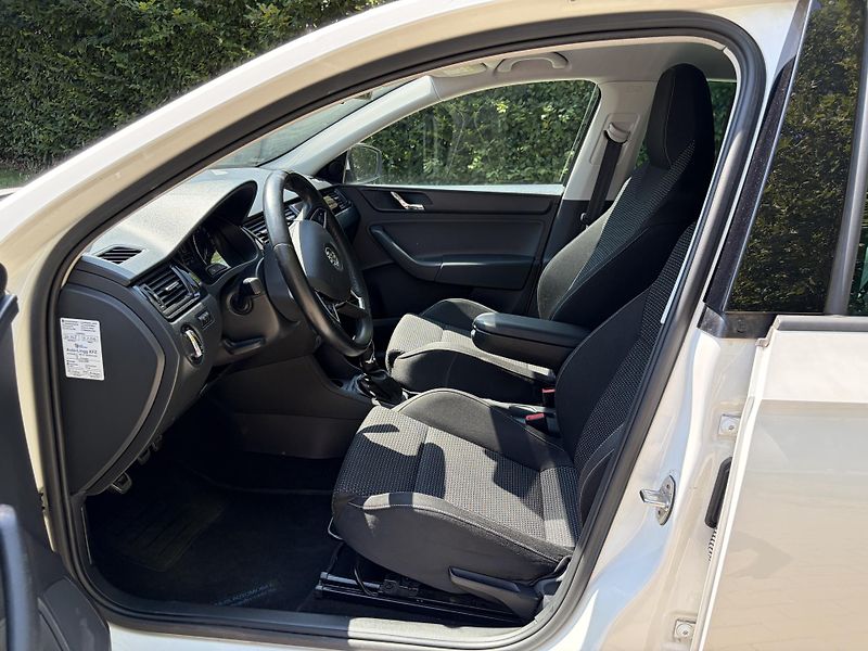 Škoda Rapid 1.2 TSI Ambition - fotka 19 z 30