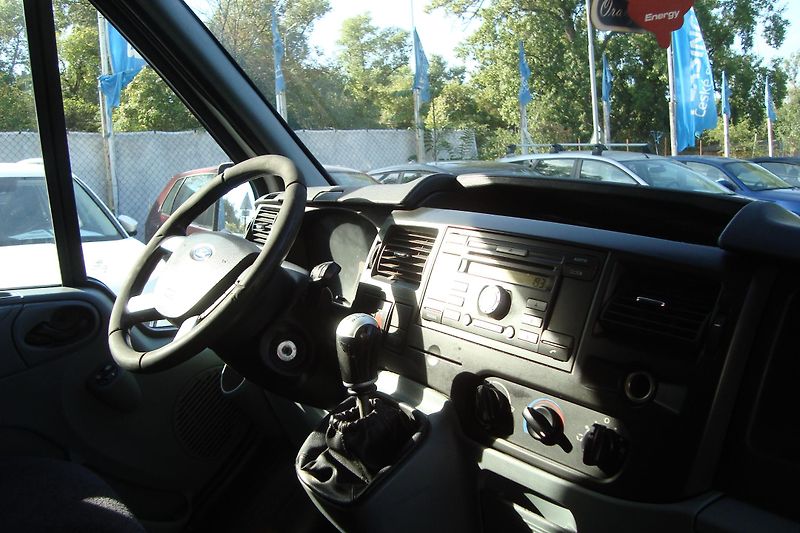 Ford Transit (2010) 300L, 2.2 TDCi - fotka 26 z 51