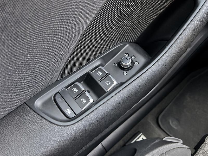 Audi A3 35 TFSi  LED  KLIMA  110kw - fotka 38 z 41