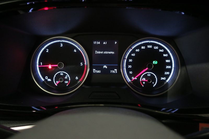 Volkswagen T6.1 (2023) 2.0TDI 110 kW Beach Tour LED - fotka 18 z 50