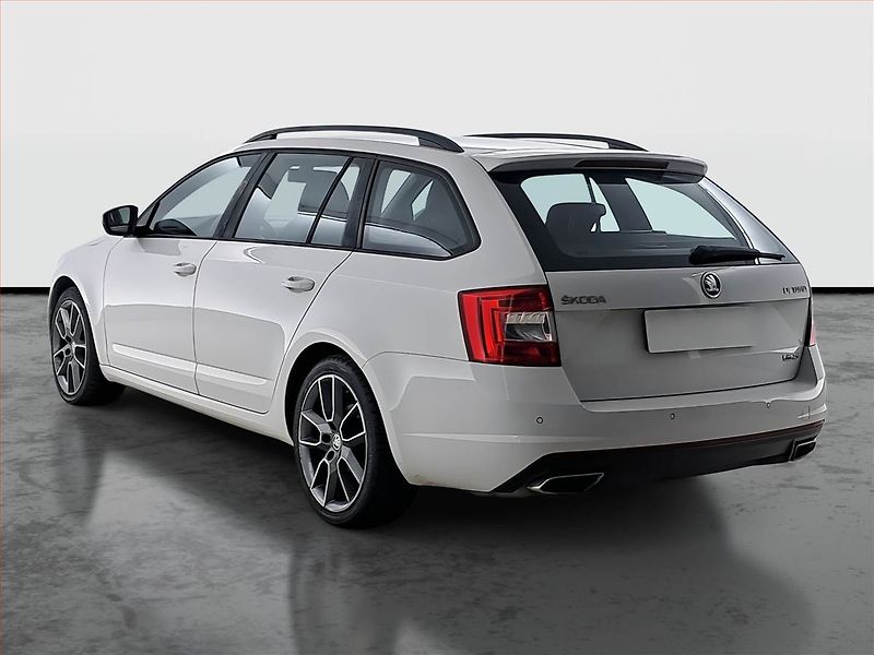 Škoda Octavia (2014) RS 2.0 TSI, Bi-Xenony - fotka 4 z 19