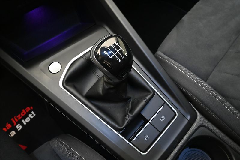 Volkswagen Golf 2,0 TDI 110 kW Life Záruka až - fotka 23 z 32