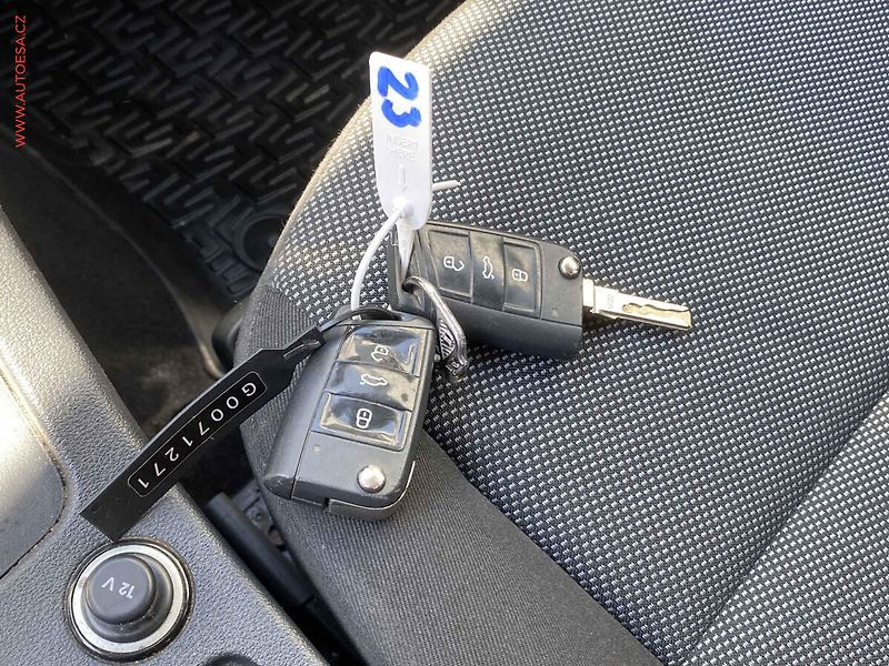 Škoda Octavia (2015) 1.6TDi, ČR, AC, tažné - fotka 14 z 15