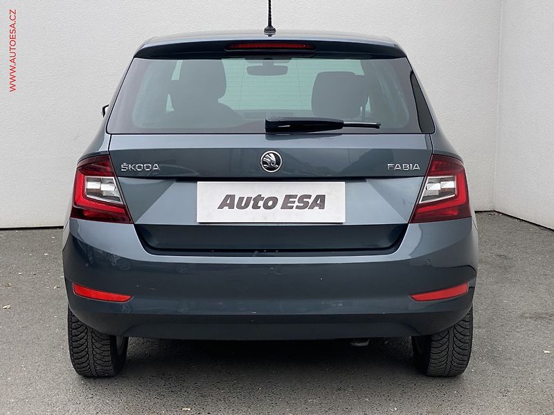Škoda Fabia (2019) 1.0 TSi, Ambition, navi - fotka 5 z 18