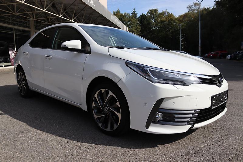 Toyota Corolla (2018) Toyota Corolla Sedan 1.6 - fotka 9 z 60