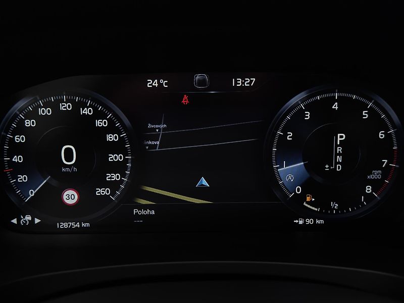 Volvo S90 T6 AWD MOMENTUM AUT 1.maj - fotka 16 z 53