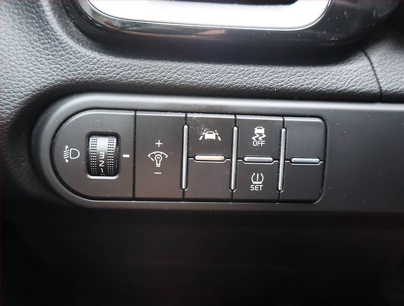 Kia Ceed (2021) Silver 1.5 T-GDI, Serv.kniha - fotka 18 z 20