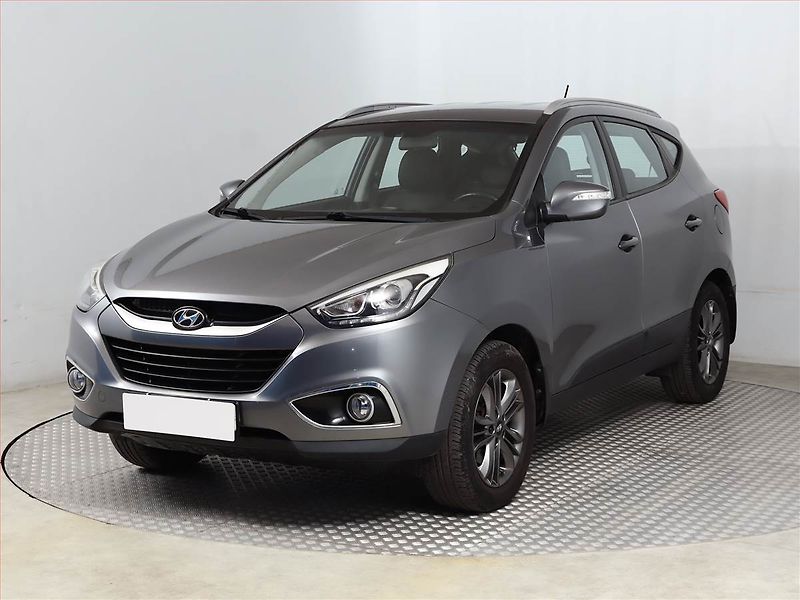 Hyundai ix35 (2013) 2.0 GDI, Serv.kniha, Kůže - fotka 2 z 16