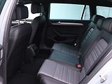 Volkswagen Passat 2.0 TDI DSG R-LINE Matrix - náhled 13