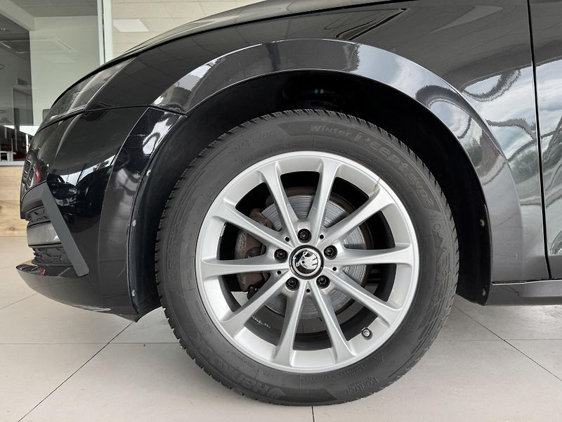 Škoda Octavia 2,0TDI DSG*110kW*REZERVACE! - fotka 27 z 28