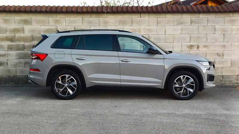 Škoda Kodiaq TDI 147kW 4x4 SPORTLINE-CR-DPH - fotka 4 z 50