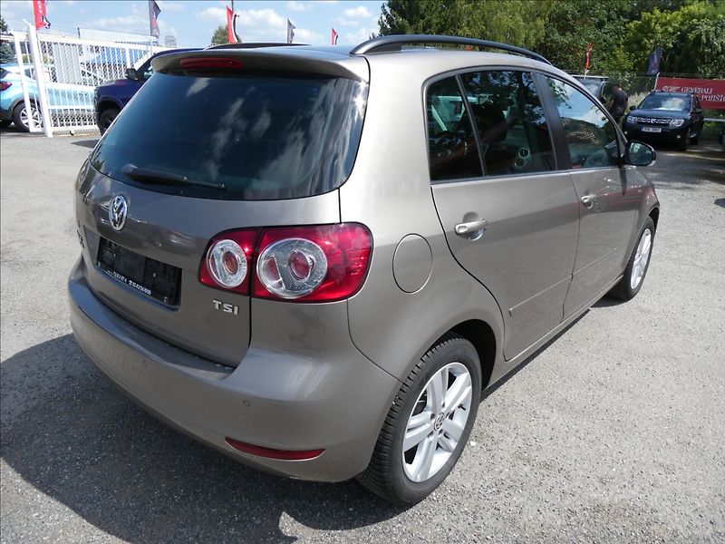 Volkswagen Golf Plus 1,2 TSi 77kW Match, auto klima - fotka 9 z 51