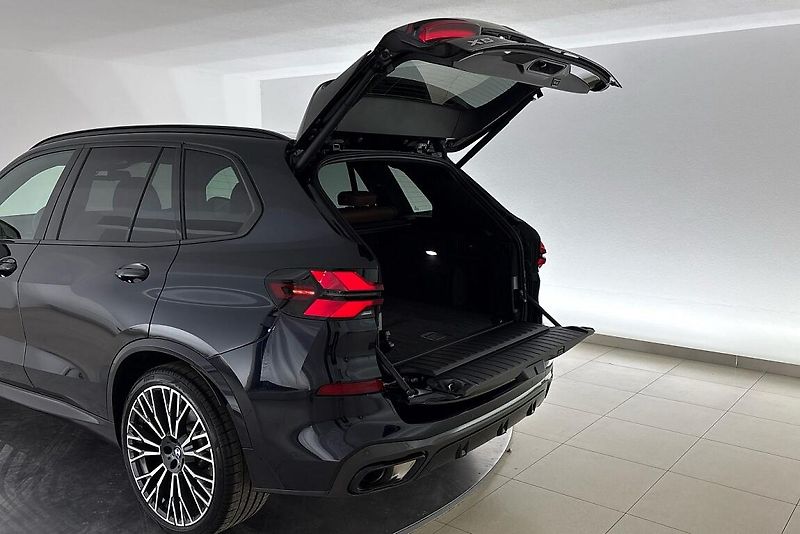 BMW X5 xDrive30d - fotka 10 z 28