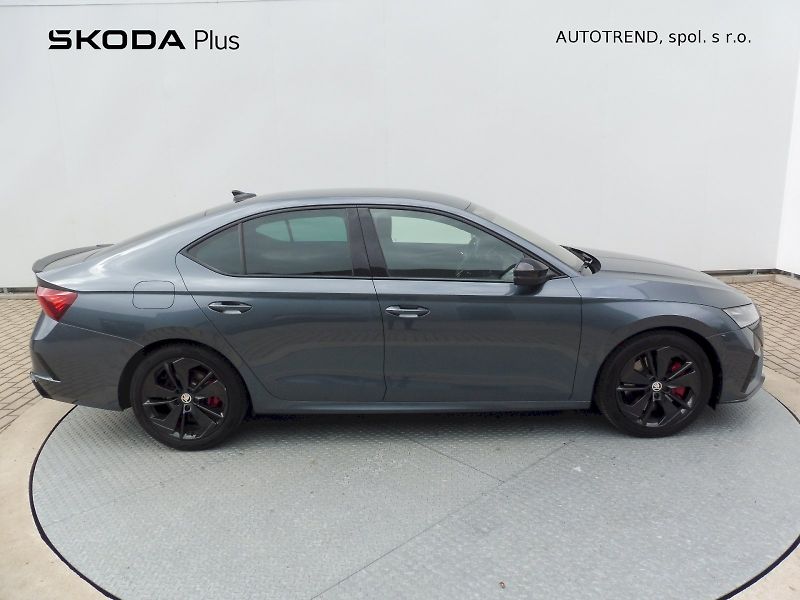 Škoda Octavia (2021) 2,0 TSI 180kW DSG - fotka 29 z 29