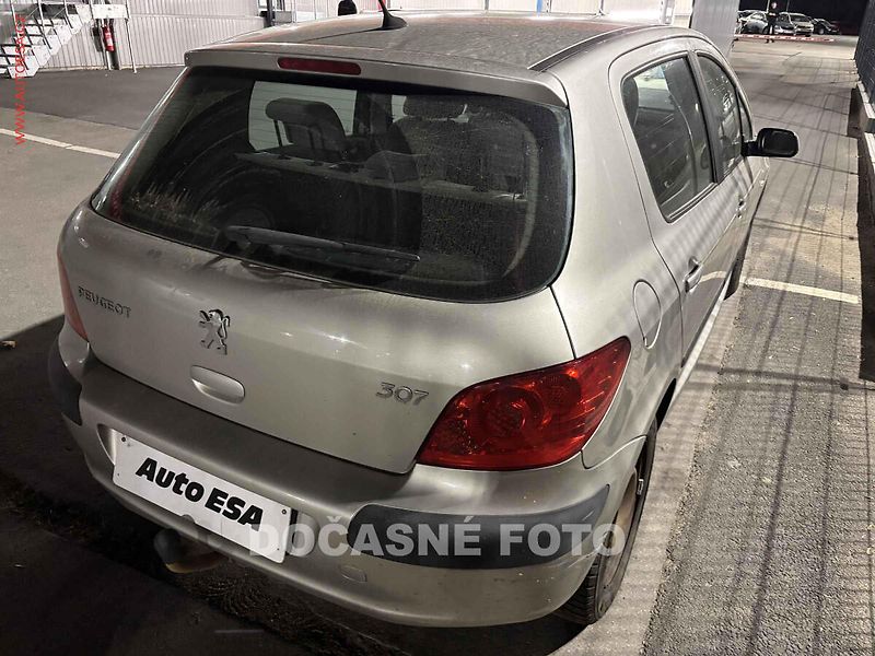 Peugeot 307 (2006) 1.6 16 V - fotka 2 z 3