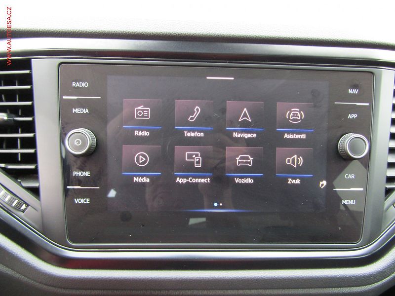 Volkswagen T-Roc (2020) 1.0 TSi, ČR, Style - fotka 14 z 19