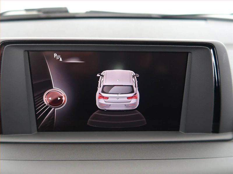 BMW Řada 1 (2015) 116d, Serv.kniha, Tempomat - fotka 17 z 18