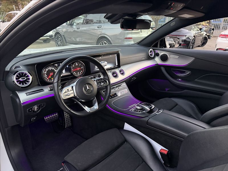 Mercedes-Benz Třídy E 220d AMG 4Matic - fotka 11 z 26