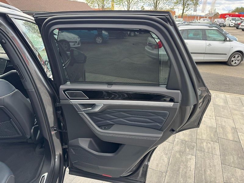 Volkswagen Touareg (2025) R-Line 3.0 TDI 4Motion 210kW - fotka 35 z 47