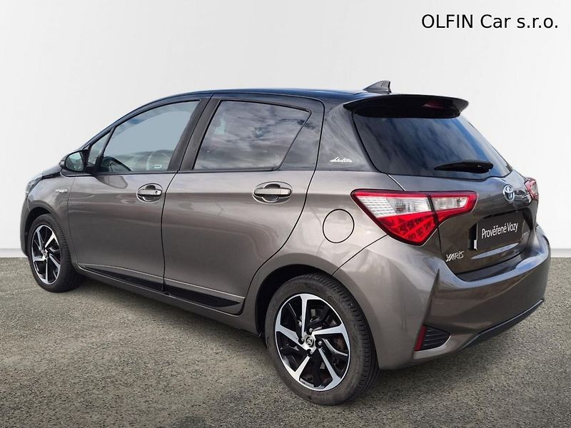 Toyota Yaris Selection Smart 1,5 Hev - fotka 4 z 28