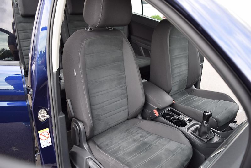 Volkswagen Touran (2018) 1.4TSI 110kw CLBMT 7MÍST NAVI - fotka 39 z 49
