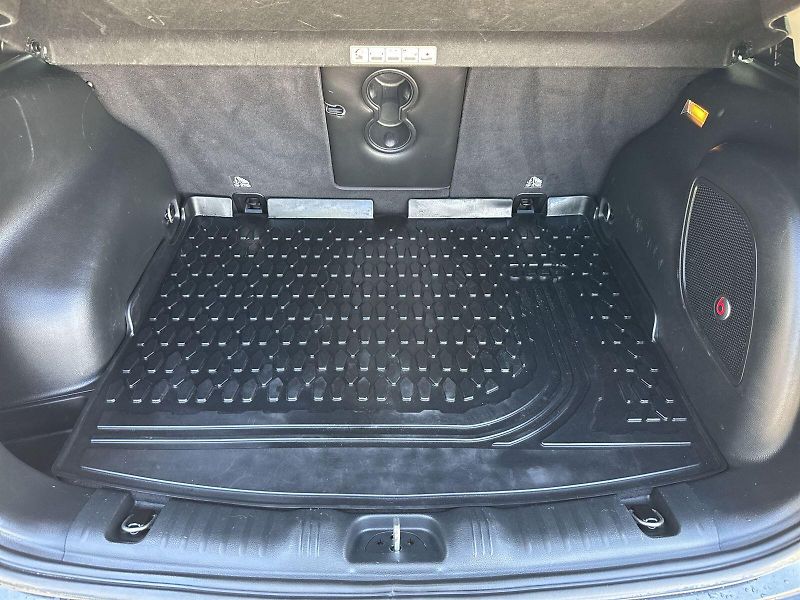 Jeep Compass (2018) 1.4 MultiAir 4x4 Automat - fotka 26 z 31