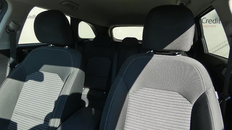 Kia Ceed 1.5 T-GDI TOP - fotka 7 z 23