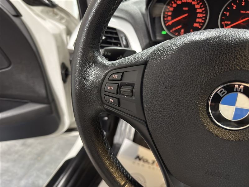 BMW Řada 1 1,6   116i BI-XEN LED SPORT - fotka 11 z 33