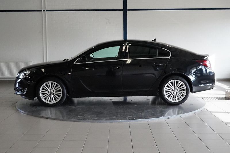 Opel Insignia - fotka 3 z 29