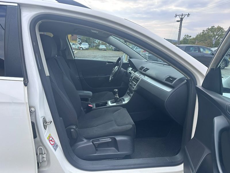 Volkswagen Passat 2.0TDi ČR/Rozvody/2*pneu/Tažné - fotka 16 z 22