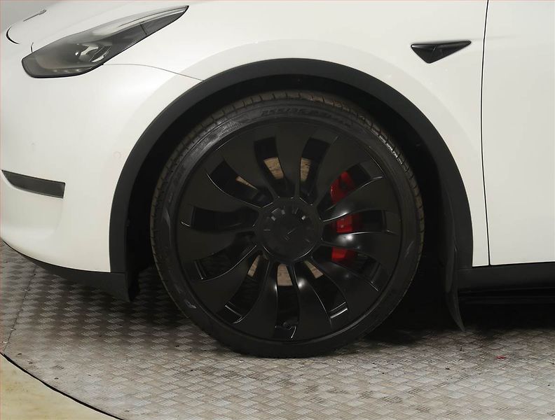 Tesla Model Y (2022) Performance 79kWh, SoH 92% - fotka 14 z 21