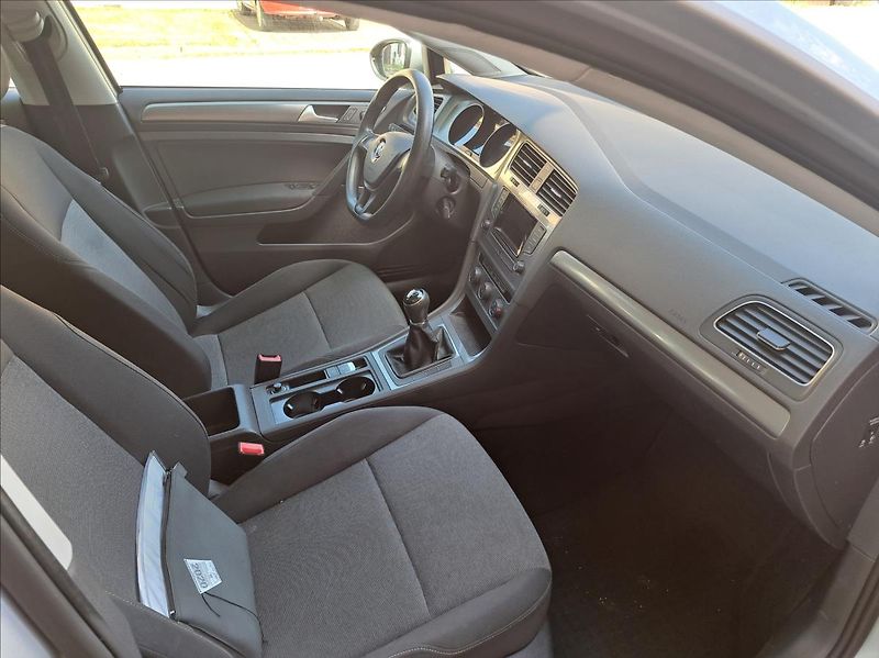 Volkswagen Golf 1,6 TDI Variant - fotka 41 z 45