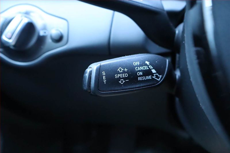 Audi A4 (2014) 2.0 TDI, Automat, Navi, Xenony - fotka 22 z 26
