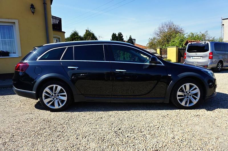 Opel Insignia (2016) COUNTRY 2,0 CDTI 125 kW - fotka 4 z 39