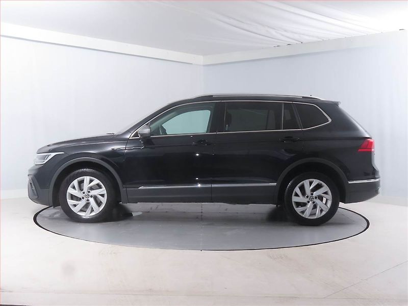 Volkswagen Tiguan Allspace (2022) 2.0 TDI - fotka 3 z 34