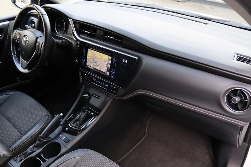 Toyota Corolla (2018) Toyota Corolla Sedan 1.6 - fotka 60 z 60