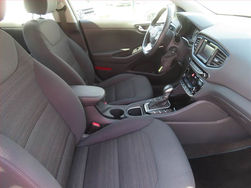 Hyundai Ioniq (2017) Hybrid, Automat, Serv.kniha - fotka 9 z 21