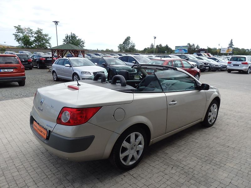 Renault Mégane 2,0i KLIMA, ZÁLOHOVÁNO - fotka 17 z 20