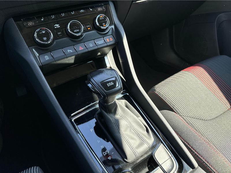 Škoda Karoq 1.5 TSI DSG Style - fotka 17 z 22