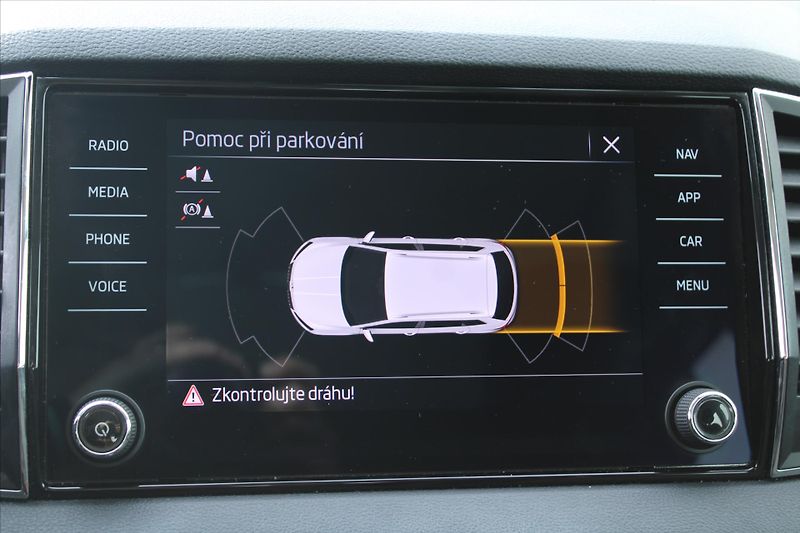 Škoda Karoq 2.0 TDI  NAVI DPH 1.MAJ ČR - fotka 23 z 28