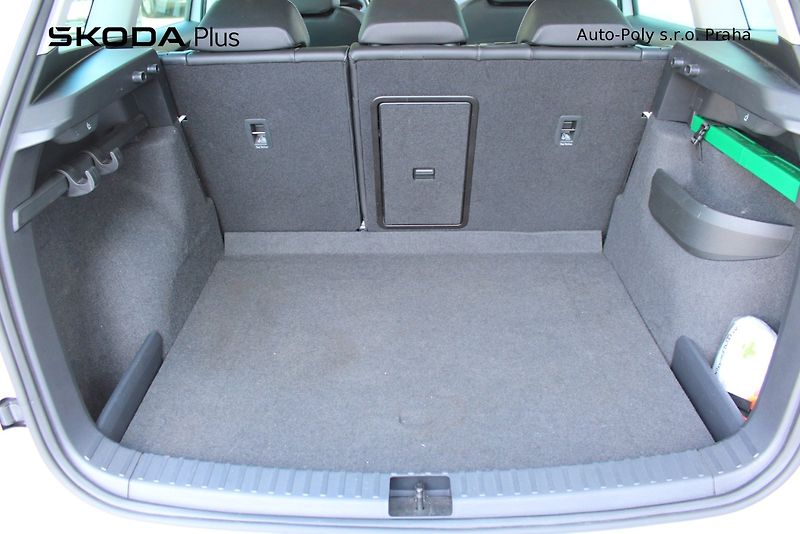 Škoda Karoq (2022) 2.0 TDI 110 kW Style - fotka 23 z 25