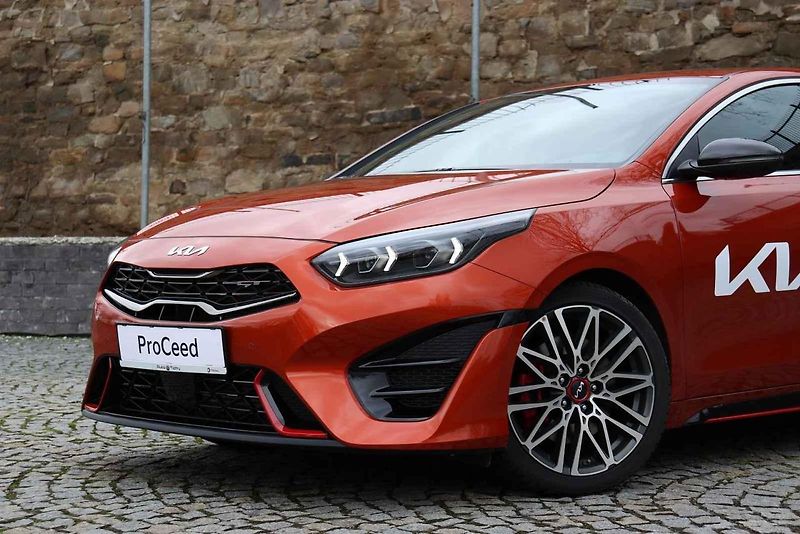 Matěj Myška testoval vůz Kia ProCeed GT 1.6 TGDi.