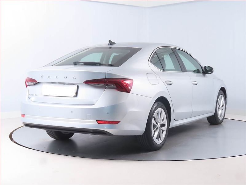 Škoda Octavia (2022) Style 1.0 TSI, Serv.kniha - fotka 5 z 16
